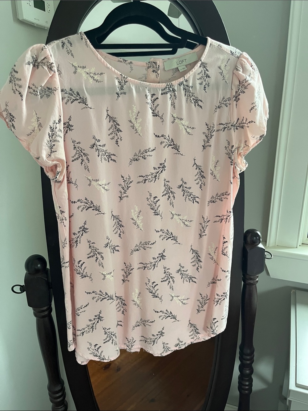 LOFT Light Pink Floral Puff-Sleeve Top